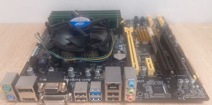 Комплект: Материнська плата Asus B85M-E / LGA1150 / Intel Core i5-4460 (4 ядра по 3.2 - 3.4 GHz) / 16 GB DDR3 / Intel HD Graphics 4600 + Кулер б/в - зображення 3