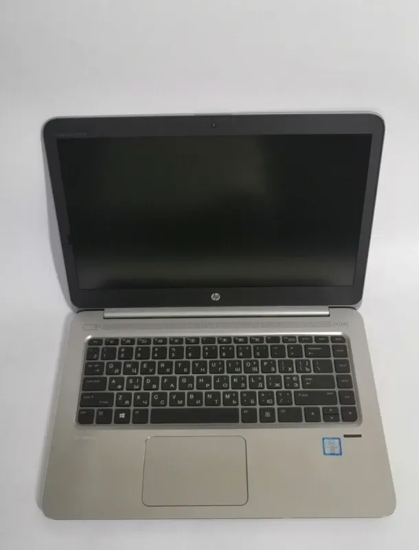 Ноутбук HP EliteBook Folio 1040 G3 / 14" (1920x1080) TN / Intel Core i5-6300U (2 (4) ядра по 2.4 - 3.0 GHz) / 8 GB DDR4 / 256 GB SSD / Intel HD Graphics 520 / WebCam / 4G/LTE / Windows 10 Pro б/в - зображення 2