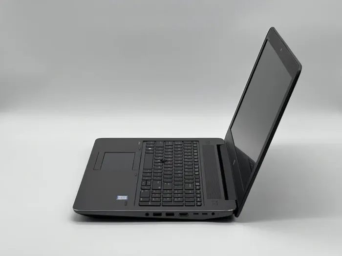 Мобільна робоча станція HP Zbook 15 G3 / 15.6" (1920x1080) TN / Intel Core i7-6820HQ (4 (8) ядра по 2.7 - 3.6 GHz) / 16 GB DDR4 / 250 GB SSD / nVidia Quadro M2000M, 4 GB GDDR5, 128-bit / WebCam б/в - зображення 3