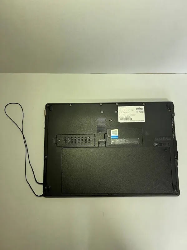 Ноутбук-трансформер Fujitsu Lifebook T939 / 13.3" (1366x768) TN Touch / Intel Core i5-8265U (4 (8) ядра по 1.6 - 3.9 GHz) / 16 GB DDR4 / 256 GB SSD / Intel UHD Graphics 620 / WebCam б/в - зображення 5