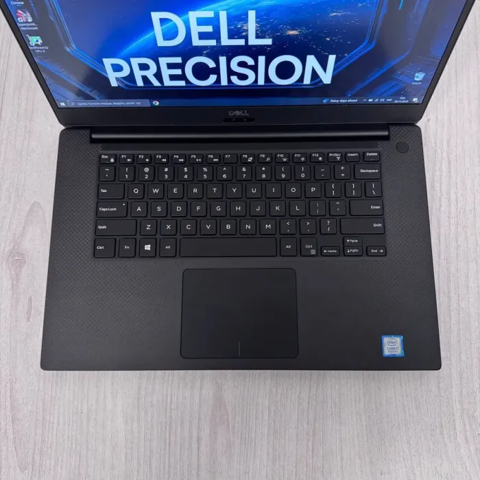 Мобільна робоча станція Б-класу Dell Precision 5540 / 15,6" (1920x1080) IPS / Intel Core i7-9750H (6 (12) ядер по 2,6 - 4,5 ГГц) / 16 ГБ DDR4 / 512 ГБ SSD / nVidia Quadro T1000, 4 ГБ GDDR6, 128-біт / WebCam б/в - зображення 3