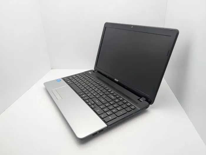 Ноутбук Acer Aspire E1-531 / 15.6" (1366x768) TN / Intel Pentium B960 (2 ядра по 2.2 GHz) / 6 GB DDR3 / 128 GB SSD / Intel HD Graphics / WebCam б/в - зображення 4