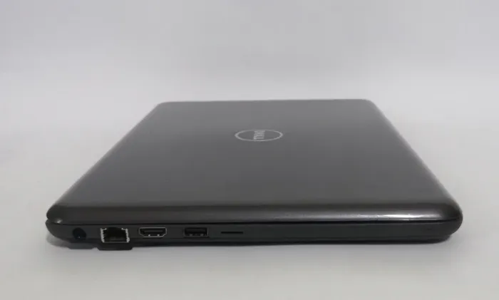 Ноутбук Dell Latitude E3380 / 13.3" (1366x768) TN / Intel Core i3-6006U (2 (4) ядра по 2.0 GHz) / 8 GB DDR4 / 240 GB SSD / Intel HD Graphics 520 / WebCam б/в - зображення 4