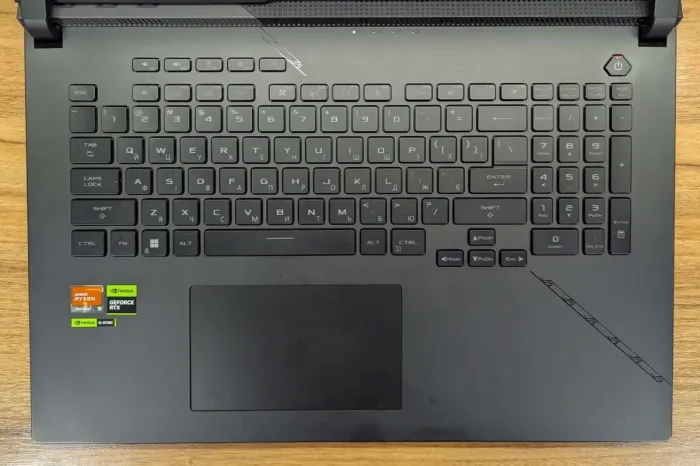 Ігровий ноутбук Asus ROG Strix G733PY / 17,3" (2560x1440) IPS / AMD Ryzen 9 7945HX (16 (32) ядер по 2,5 - 5,4 ГГц) / 64 ГБ DDR5 / 1000 ГБ SSD / nVidia GeForce RTX 4090, 16 ГБ GDDR6, 256-біт / Веб-камера / HDMI / Windows 11 б/в - зображення 3