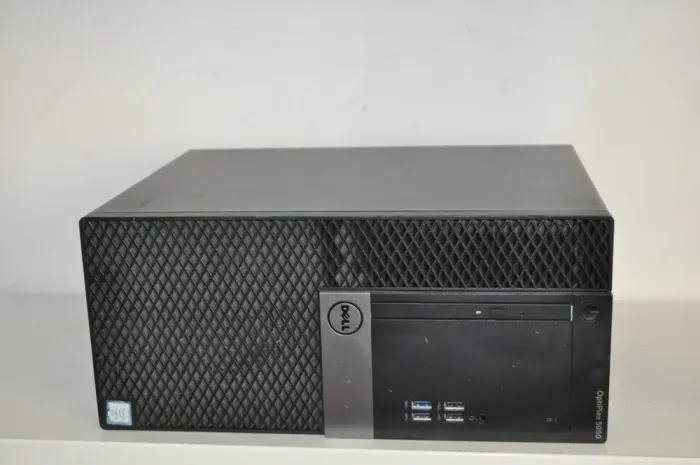 Комп'ютер Dell OptiPlex 5050 Tower / Intel Core i5-6500 (4 ядра по 3.2 - 3.6 GHz) / 16 GB DDR4 / 120 GB SSD / Intel HD Graphics 530 / DVD-ROM / Windows 11 Pro б/в - зображення 2