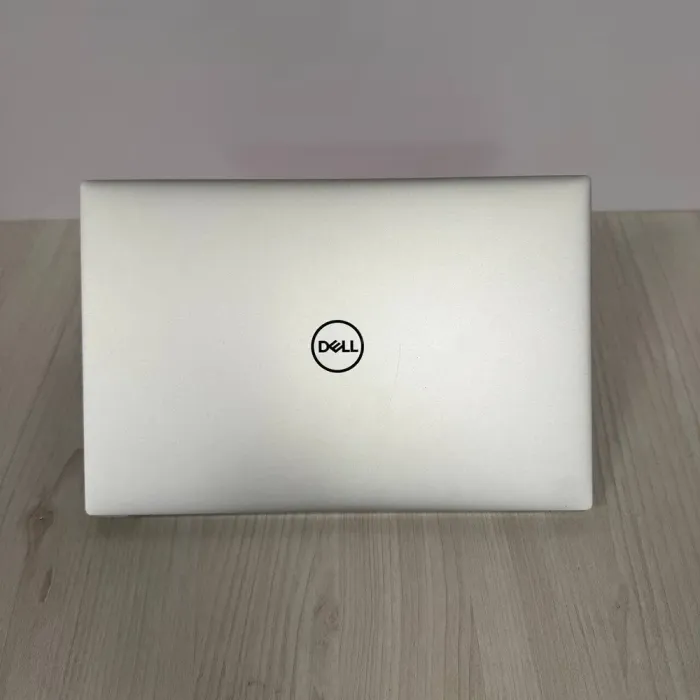 Ігровий ноутбук Б-класу Dell XPS 15 9520 / 15,6" (3456x2160) OLED Touch / Intel Core i9-12900HK (14 (20) ядер по 3,8 - 5,0 ГГц) / 16 ГБ DDR5 / 512 ГБ SSD NVMe / nVidia GeForce RTX 3050 Ti, 4 ГБ GDDR6, 128-bit / WebCam б/в - зображення 3