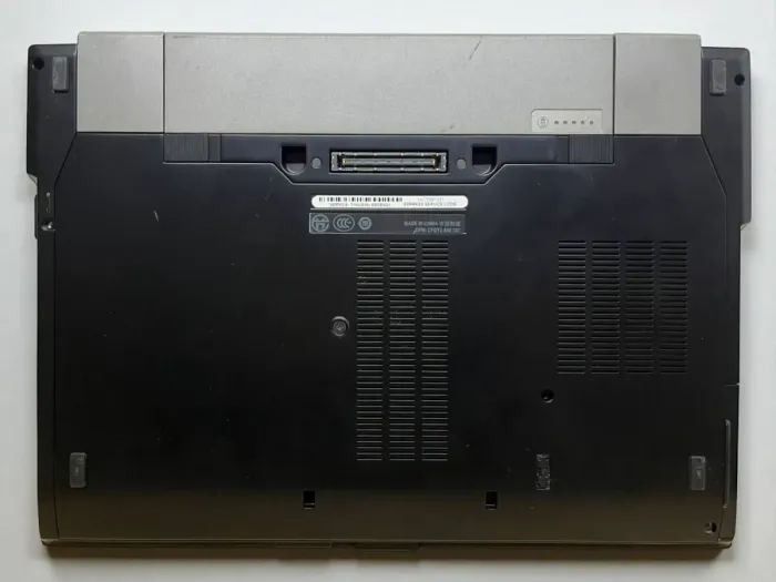 Ноутбук Dell Latitude E6410 / 14" (1440x900) TN / Intel Core i7-640M (2 (4) ядра по 2,8 - 3,46 ГГц) / 4 ГБ DDR3 / 320 ГБ HDD / nVidia NVS 3100M, 512 МБ GDDR3, 64-біт / АКБ не тримає заряд б/в - зображення 5