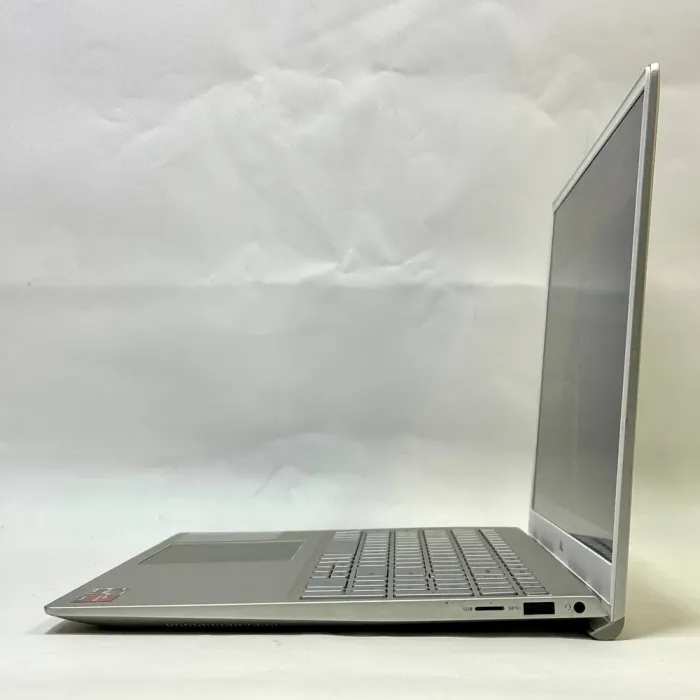 Ноутбук Б-клас Dell Inspiron 15 5505 / 15.6" (1920x1080) IPS / AMD Ryzen 7 4700U (8 ядер по 2.0 - 4.1 GHz) / 16 GB DDR4 / 512 GB SSD / AMD Radeon Graphics / WebCam / Windows 11 Home б/в - зображення 6