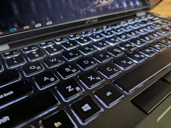 Ультрабук Dell Latitude 5400 / 14" (1920x1080) IPS / Intel Core i7-8665U (4 (8) ядра по 1.9 - 4.8 GHz) / 16 GB DDR4 / 512 GB SSD / Intel UHD Graphics 620 / WebCam / TouchID / Windows 10 б/в - зображення 6