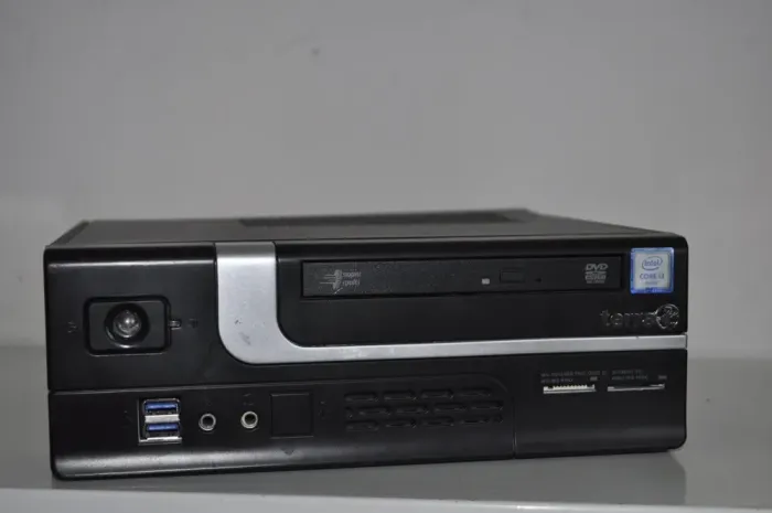 Комп'ютер Terra SFF / Intel Core i3-6320 (2 (4) ядра по 3.90 GHz) / 12 GB DDR4 / 500 GB HDD / Intel HD Graphics 530 / DVD-ROM / Windows 10 Pro б/в - зображення 4