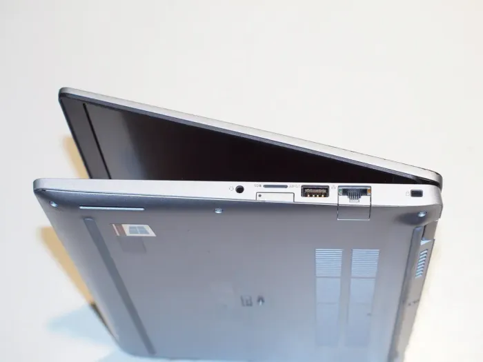 Ультрабук Б-клас Dell Latitude 5310 / 13.3" (1920x1080) IPS Touch / Intel Core i5-10310U (4 (8) ядра по 1.7 - 4.4 GHz) / 16 GB DDR4 / 256 GB SSD / Intel UHD Graphics / WebCam / Win 11 Pro б/в - зображення 7