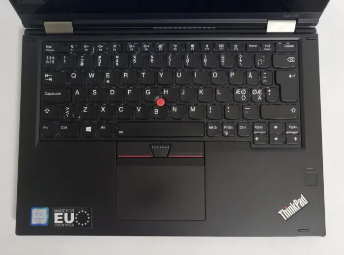 Ноутбук-трансформер Б-класс Lenovo ThinkPad Yoga 370 / 13.3" (1920x1080) IPS Touch / Intel Core i5-7300U (2 (4) ядра по 2.6 - 3.5 GHz) / 8 GB DDR4 / 256 GB SSD / Intel HD Graphics 620 / WebCam / HDMI / Win 10 Pro / Стілус у комплекті б/в - зображення 3