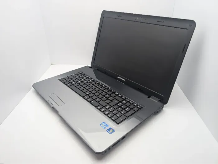 Ноутбук Medion Akoya P7624 / 17.3" (1600x900) TN / Intel Core i3-2350M (2 (4) ядра по 2.3 GHz) / 6 GB DDR3 / 1000 GB HDD / nVidia GeForce GT 630M, 1 GB GDDR5, 128-bit / WebCam / DVD-ROM б/в - зображення 7