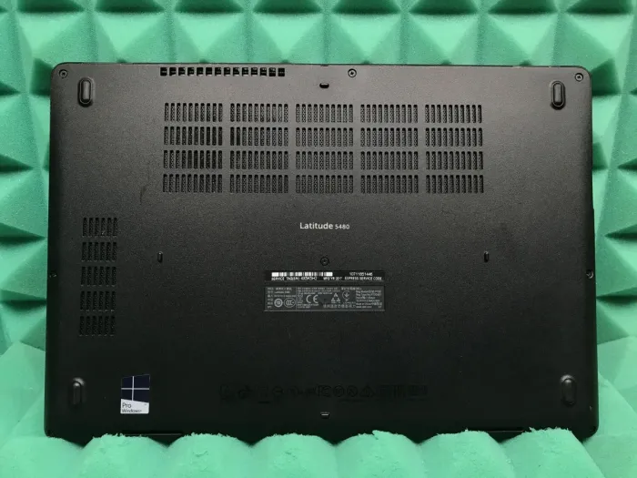 Ноутбук Dell Latitude 5480 / 14" TN / Intel Core i7-7600U (2(4) ядра по 2.8-3.9 GHz) / 8GB DDR4 / 240GB SSD M.2 / HD Graphics 620 / WebCam / USB 3.1 / HDMI / Win 11 б/в - зображення 9