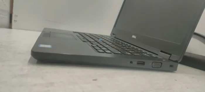 Ультрабук Б-класс Dell Latitude 5480 / 14" TN / Intel Core i5-7300U (2(4) ядра по 2.6-3.5GHz) / 8GB DDR4 / 256GB SSD / HD Graphics 620 б/в - зображення 6