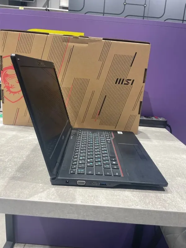Ноутбук Fujitsu LifeBook E5411 / 14" (1920x1080) IPS / Intel Core i3-1115G4 (2 (4) ядра по 1.7 - 4.1 GHz) / 16 GB DDR4 / 240 GB SSD / Intel UHD Graphics / WebCam / 4G б/в - зображення 3