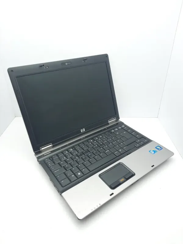 Ноутбук Б-клас HP Compaq 6530b / 14.1" (1440x900) TN / Intel Core 2 Duo P8700 (2 ядра по 2.53 GHz) / 4 GB DDR3 / 250 GB HDD / Intel HD Graphics / WebCam б/в - зображення 3