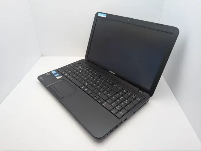 Ноутбук Toshiba Satellite C870 / 17.3" (1600x900) TN / Intel Core i3-2350M (2 (4) ядра по 2.3 GHz) / 6 GB DDR3 / 1000 GB HDD / Intel HD Graphics 3000 / WebCam б/в - зображення 7