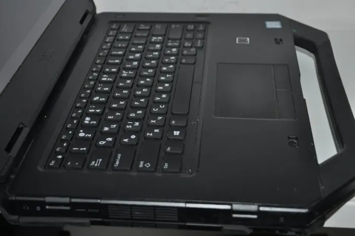 Захищений ноутбук Б-клас Dell Latitude 5414 Rugged / 14" (1366x768) TN / Intel Core i5-6300U (2 (4) ядра по 2.4 - 3.0 GHz) / 8 GB DDR4 / 120 GB SSD / Intel HD Graphics 520 / WebCam / Windows 11 Pro б/в - зображення 8