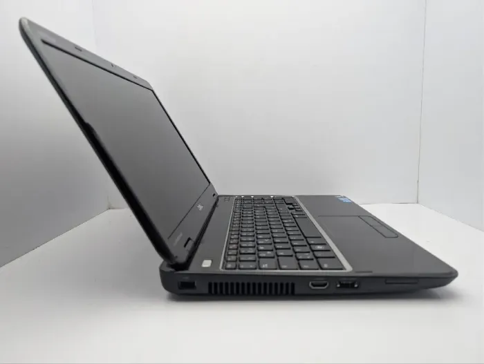 Ноутбук Dell Inspiron N5110 / 15.6" (1366x768) TN / Intel Core i5-2410M (2 (4) ядра по 2.3 - 2.9 GHz) / 6 GB DDR3 / 320 GB HDD / AMD Radeon HD 6470M, 512 MB GDDR3, 64-bit / WebCam / DVD-ROM б/в - зображення 4