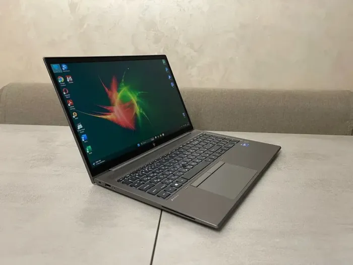 Ультрабук HP ZBook Firefly 15 G8 / 15.6" (1920x1080) IPS / Intel Core i7-1185G7 (4 (8) ядра по 3.0 - 4.8 GHz) / 16 GB DDR4 / 256 GB SSD M.2 / Intel Iris Xe Graphics / WebCam / Fingerprint / HDMI / 4G LTE б/в - зображення 4