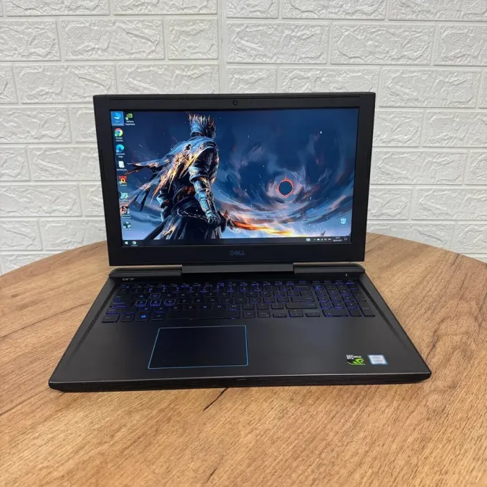 Ігровий ноутбук Б-клас Dell G7 15 7588 / 15.6" (1920x1080) IPS / Intel Core i7-8750H (6 (12) ядер по 2.2 - 4.1 GHz) / 8 GB DDR4 / 250 GB SSD / nVidia GeForce GTX 1060 Max-Q, 6 GB GDDR5, 192-bit / WebCam б/в - зображення 2