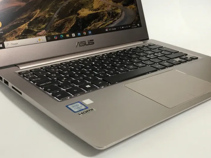 Ультрабук Б-клас Asus ZenBook UX303UB / 13.3" (1920x1080) IPS / Intel Core i7-6500U (2 (4) ядра по 2.5 - 3.1 GHz) / 8 GB DDR3 / 128 GB SSD / nVidia GeForce 940M, 2 GB GDDR3, 64-bit / WebCam / Win 10 Pro б/в - зображення 9