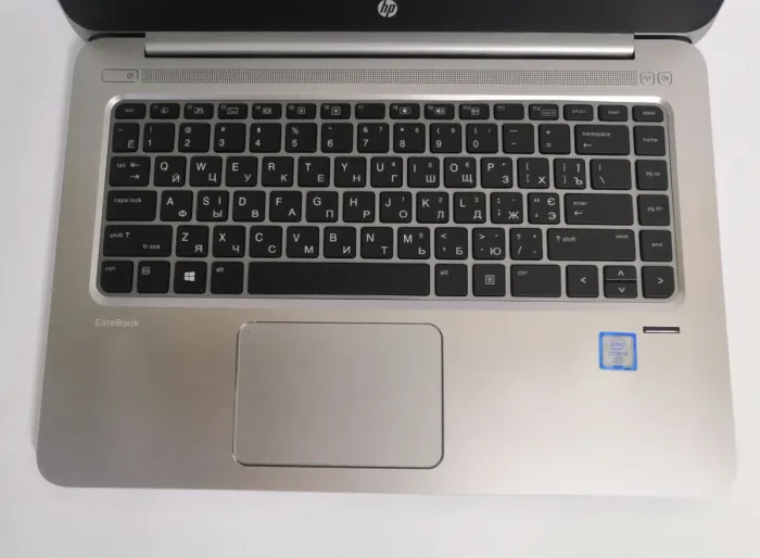 Ноутбук HP EliteBook Folio 1040 G3 / 14" (1920x1080) TN / Intel Core i5-6300U (2 (4) ядра по 2.4 - 3.0 GHz) / 16 GB DDR4 / 256 GB SSD / Intel HD Graphics 520 / WebCam / HDMI / Windows 10 Pro б/в - зображення 3