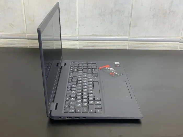 Ноутбук Dell Latitude 3510 / 15.6" TN / Intel Core i5-10210U (4(8) ядра по 1.6-4.2 GHz) / 8GB DDR4 / 256GB SSD / UHD Graphics / WebCam б/в - зображення 4