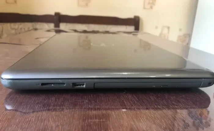 Ноутбук Dell Inspiron 15 5567 / 15.6" (1366x768) TN / Intel Core i7-7500U (2 (4) ядра по 2.7 - 3.5 GHz) / 8 GB DDR3 / 128 GB SSD / Intel HD Graphics 620 / WebCam б/в - зображення 6