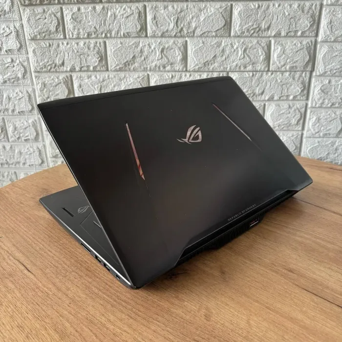 Ігровий ноутбук Б-клас Asus ROG Strix GL702VI / 17.3" (1920x1080) IPS / Intel Core i7-7700HQ (4 (8) ядра по 2.8 - 3.8 GHz) / 16 GB DDR4 / 512 GB SSD + 1000 GB HDD / nVidia GeForce GTX 1080, 8 GB GDDR5X, 256-bit / WebCam б/в - зображення 6