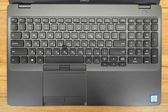 Ультрабук Б-клас Dell Latitude 5501 / 15.6" (1920x1080) IPS / Intel Core i7-9850H (6 (12) ядер по 2.6 - 4.6 GHz) / 16 GB DDR4 / 512 GB SSD / nVidia GeForce MX150, 2 GB GDDR5, 64-bit / WebCam / Windows 10 б/в - зображення 4