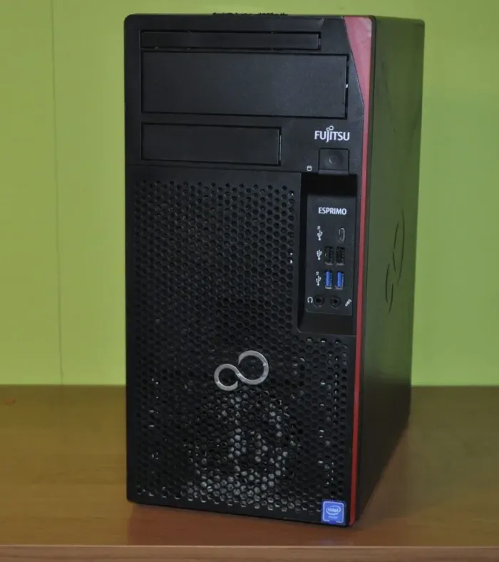 Комп'ютер Fujitsu Esprimo P758 E85 Tower / Intel Core i3-8100 (4 ядра по 3.6 GHz) / 16 GB DDR4 / 120 GB SSD + 500 GB HDD / Intel UHD Graphics 630 / Windows 11 Pro б/в - зображення 2