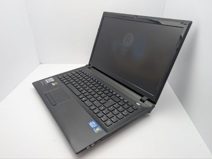 Ноутбук Terra Mobile 1547 / 15.6" (1366x768) TN / Intel Core i3-2350M (2 (4) ядра по 2.3 GHz) / 6 GB DDR3 / 250 GB HDD / nVidia GeForce GT 520M, 1 GB GDDR3, 64-bit / WebCam / DVD-ROM б/в - зображення 7
