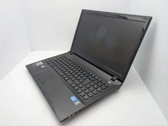 Ноутбук Terra Mobile 1547 / 15.6" (1366x768) TN / Intel Core i3-2350M (2 (4) ядра по 2.3 GHz) / 6 GB DDR3 / 250 GB HDD / nVidia GeForce GT 520M, 1 GB GDDR3, 64-bit / WebCam / DVD-ROM б/в - зображення 7