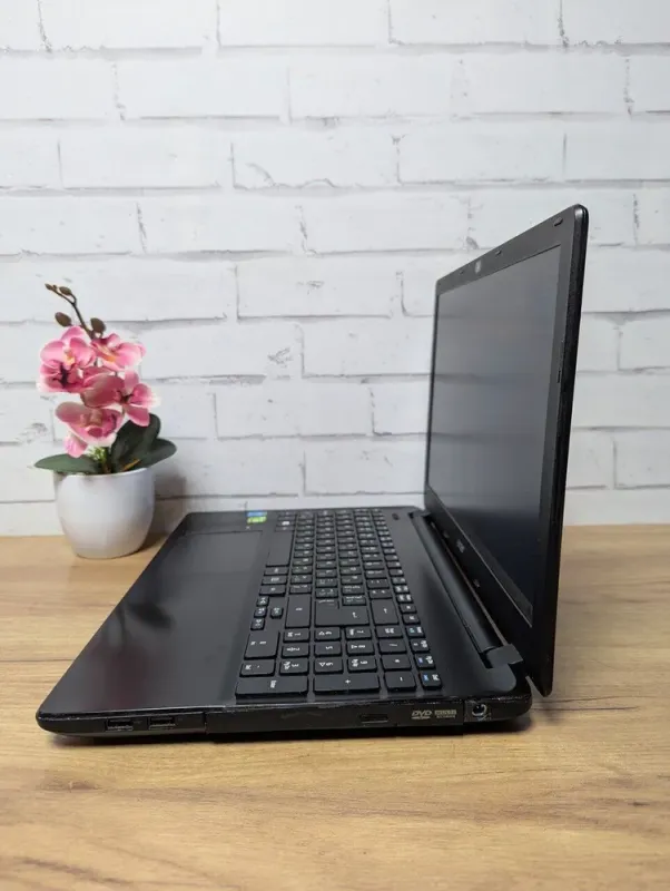 Ноутбук Acer Aspire E5-572G / 15.6" (1366x768) TN / Intel Core i5-4210M (2 (4) ядра по 2.6 - 3.2 GHz) / 16 GB DDR3 / 128 GB SSD / nVidia GeForce 840M, 2 GB GDDR3, 64-bit / WebCam / DVD-ROM б/в - зображення 4