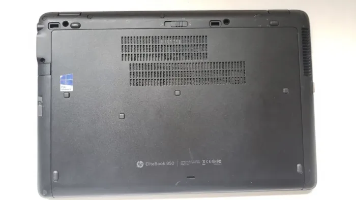 Ноутбук HP EliteBook 850 G1 / 15.6" (1920x1080) TN / Intel Core i7-4600U (2 (4) ядра по 2.1 - 3.3 GHz) / 8 GB DDR3 / 256 GB SSD / Intel HD Graphic 4400 / WebCam б/в - зображення 6