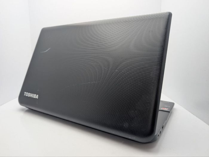 Ноутбук Toshiba Satellite Pro C70-B / 17.3" (1600x900) TN / AMD A4-5000 (4 ядра по 1.5 GHz) / 8 GB DDR3 / 120 GB SSD / AMD Radeon HD 8330 Graphics / WebCam / DVD-ROM б/в - изображение 8