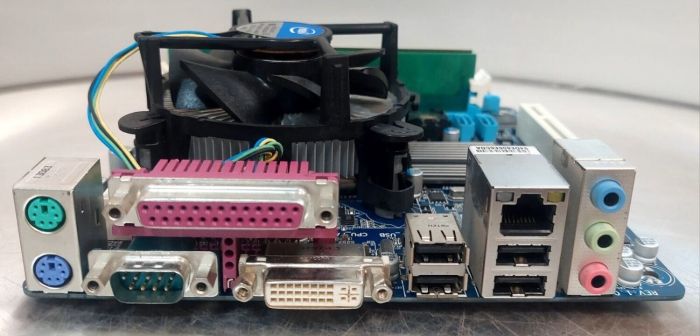 Комплект: материнська плата Gigabyte GA-H61N-D2V / LGA1155 / Intel Core i5-2300 (4 ядра по 2.8 - 3.1 GHz) / 8 GB DDR3 / Intel HD Graphics 2000 + Кулер б/в - зображення 3