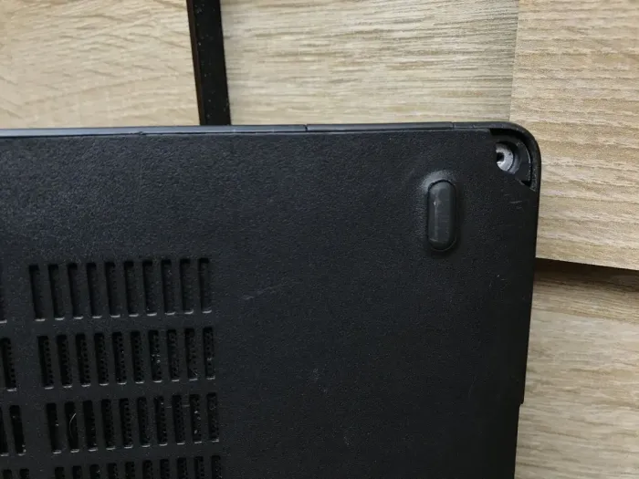 Ноутбук Б-клас Dell Latitude 5490 / 14" (1920x1080) IPS / Intel Core i5-8250U (4 (8) ядра по 1.6 - 3.4 GHz) / 8 GB DDR4 / 240 GB SSD M.2 / Intel UHD Graphics 620 / WebCam / USB 3.1 / HDMI б/в - зображення 10