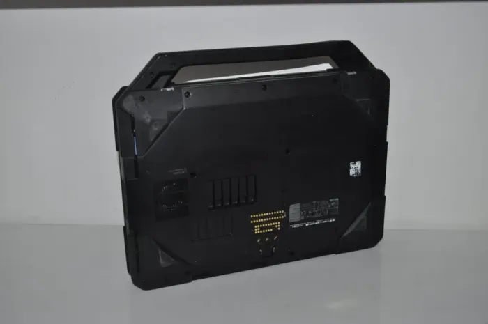 Захищений ноутбук Dell Latitude 5414 Rugged / 14" (1366x768) TN / Intel Core i3-6100U (2 (4) ядра по 2.3 GHz) / 8 GB DDR4 / 256 GB SSD / Intel HD Graphics 520 / WebCam / Windows 11 Pro б/в - зображення 12