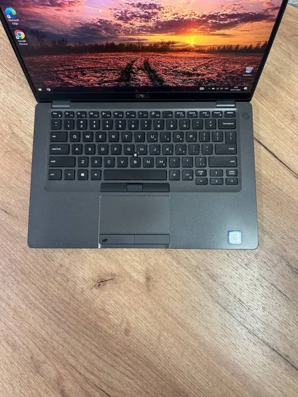 Ультрабук Dell Latitude 5401 / 14" IPS / Core i7-9850H (6(12) ядра по 2.6-4.6 GHz) / 16GB DDR4 / 256GB SSD / UHD Graphics 630 / WebCam б/в - зображення 7