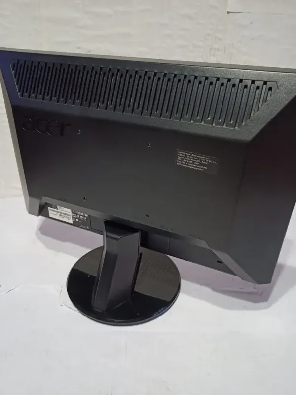 Комплект ПК: Fujitsu Esprimo E420 E85+ SFF / Intel Core i3-4160 (2 (4) ядра по 3.6 GHz) / 8 GB DDR3 / 500 GB HDD / Intel HD Graphics 4400 + Монітор Acer P195HQ / 19" (1366x768) TN / 1x DVI, 1x VGA б/в - зображення 7