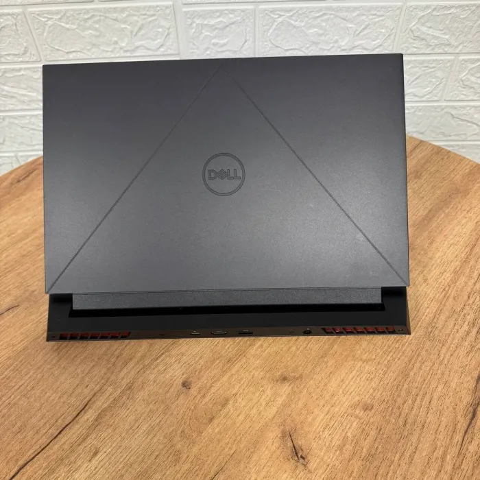 Ігровий ноутбук Б-клас Dell G15 5530 / 15.6" (1920x1080) IPS / Intel Core i7-13650HX (14 (20) ядер по 3.6 - 4.9 GHz) / 16 GB DDR5 / 1000 GB SSD / nVidia GeForce RTX 4060, 8 GB GDDR6, 128-bit / WebCam б/в - зображення 3