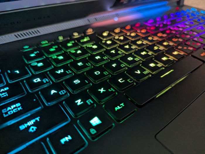 Ігровий ноутбук Asus ROG Strix G733Q / 17,3" (1920x1080) IPS / AMD Ryzen 9 5900HX (8 (16) ядер по 3,3 - 4,6 ГГц) / 32 ГБ DDR4 / 1000 ГБ SSD / nVidia GeForce RTX 3080, 8 ГБ GDDR6, 256-bit / Windows 11 б/в - зображення 8