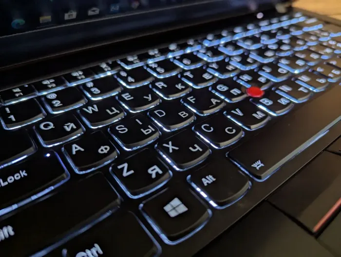 Ультрабук Lenovo ThinkPad T480s / 14" (1920x1080) IPS Touch / Intel Core i7-8650U (4 (8) ядра по 1.9 - 4.2 GHz) / 24 GB DDR4 / 480 GB SSD / Intel UHD Graphics 620 / WebCam / TouchID / Windows 10 б/в - зображення 6