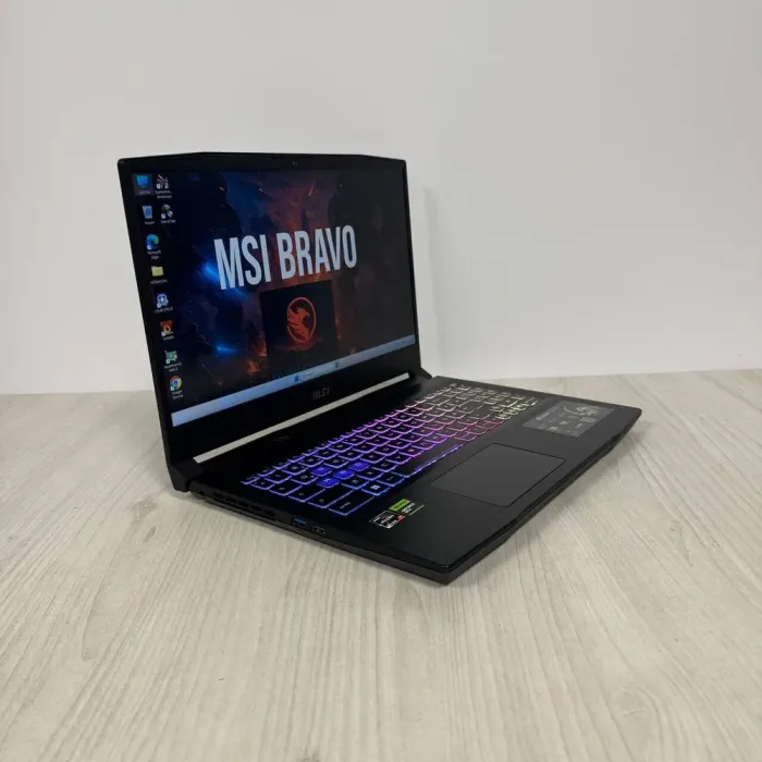 Ігровий ноутбук MSI Bravo 15 C7VFK / 15.6" (1920x1080) IPS / AMD Ryzen 7 7735HS (8 (16) ядер по 3,2 - 4,75 ГГц) / 16 ГБ DDR5 / 512 ГБ SSD NVMe / nVidia GeForce RTX 4060, 8 ГБ GDDR6, 128-bit / WebCam б/в - зображення 4