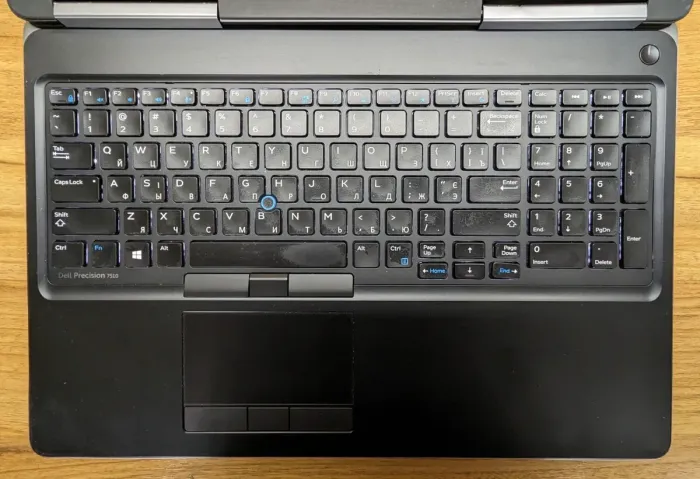 Мобільна робоча станція Dell Precision 7510 / 15.6" (1920x1080) IPS / Intel Core i7-6820HQ (4 (8) ядра по 2.7 - 3.6 GHz) / 16 GB DDR4 / 512 GB SSD + 500 GB HDD / nVidia Quadro M2000M, 4 GB GDDR5, 128-bit / Windows 10 б/в - зображення 3