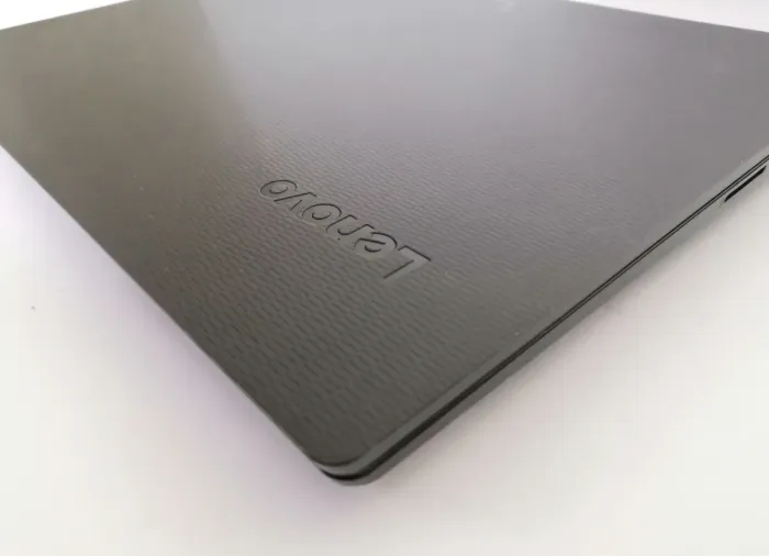 Ноутбук Б-клас Lenovo V130-14IKB / 14" (1920x1080) TN / Intel Core i3-6006U (2 (4) ядра по 2.0 GHz) / 8 GB DDR4 / 120 GB SSD / Intel HD Graphics 520 / WebCam / Windows 10 Home б/в - зображення 9