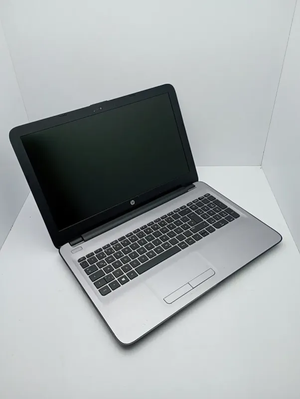 Ноутбук HP 255 G5 / 15.6" (1366x768) TN / Intel Core i3-370M (2 (4) ядра по 2.4 GHz) / 8 GB DDR3 / 500 GB HDD / Intel HD Graphics / WebCam б/в - зображення 3